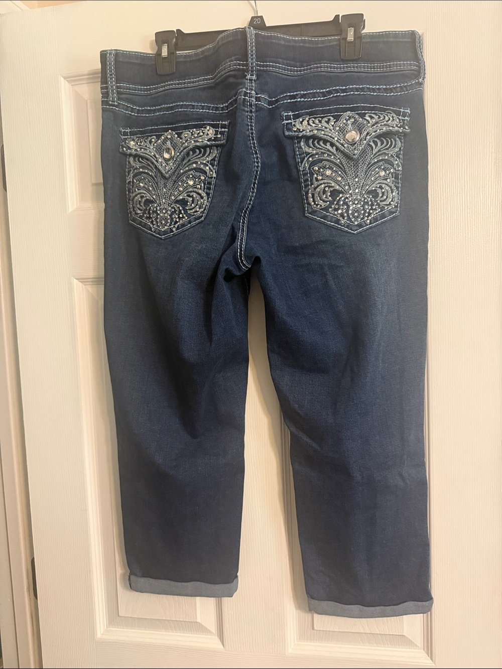 Apt. 9 Dark Blue Embroidered Capri Jeans